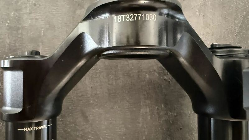 29" Vidlice Rockshox SID SL Ultimate 2P, Gloss Black