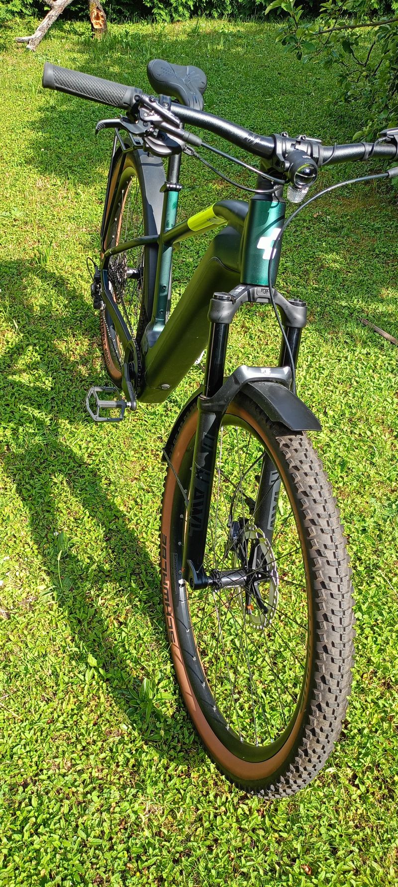 29" CUBE Reaction hybrid SLT 750, 334 km, FOX, XT