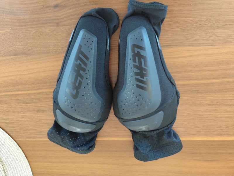 Chránič Leatt Elbow Guard 3DF 6.0 Black M