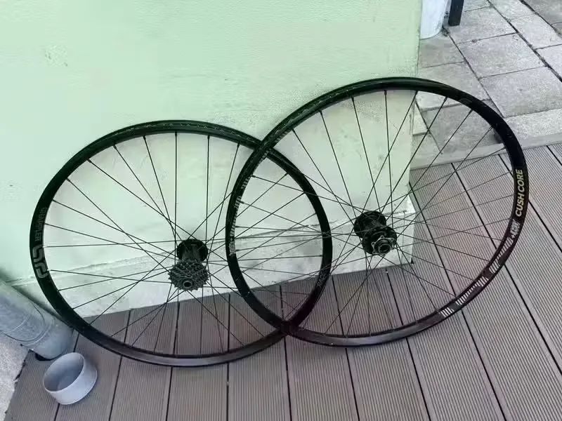 E*thirteen DH 29 wheelset Grappler