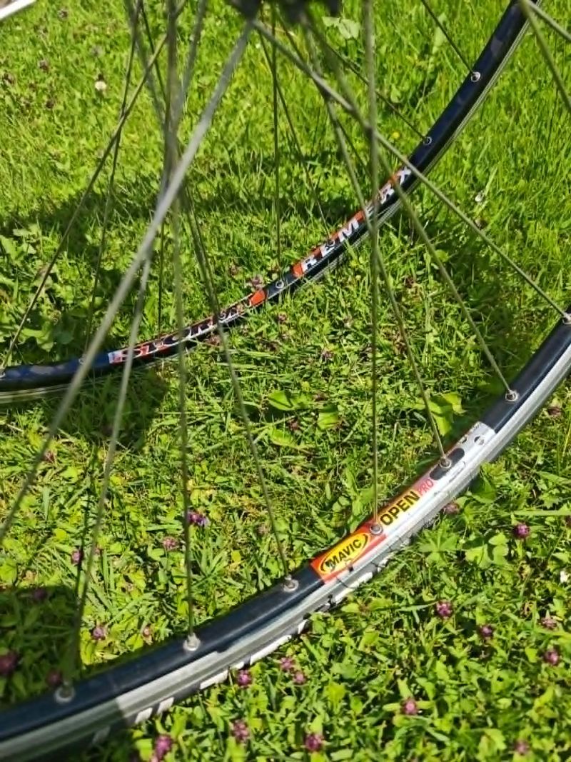 Superior RACING TEAM ISSUE, SH Ultegra, Ksyrium Elite