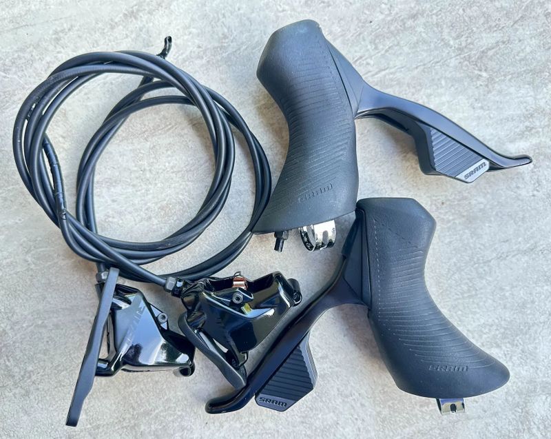 Sram Rival eTap AXS D1 P+Z řadící / brzdová páka a třmen
