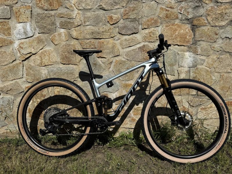 Giant Anthem Advanced PRO 29 1 M - NOVÉ XT, Fox Kashima Live Valve + teleskop