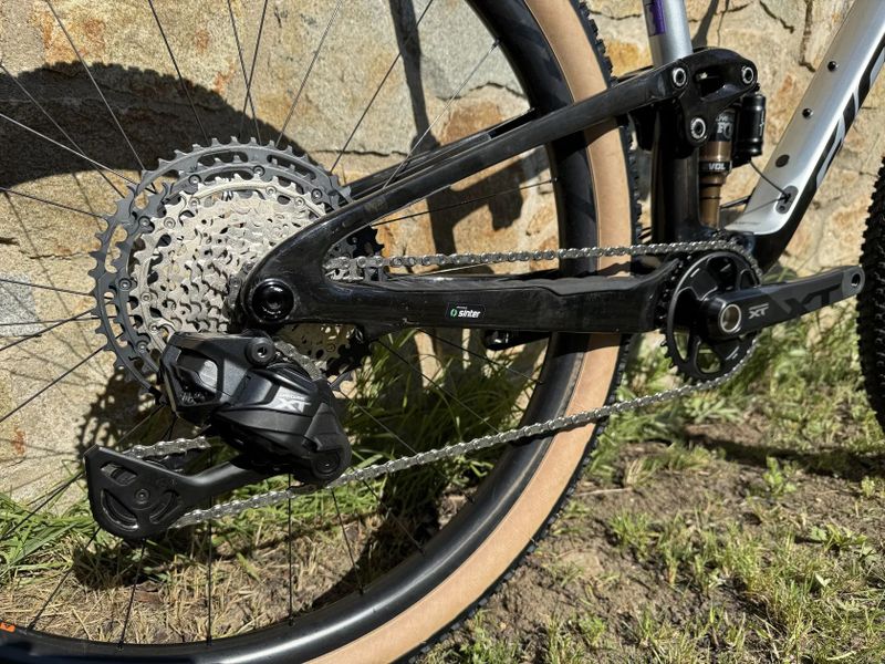 Giant Anthem Advanced PRO 29 1 M - NOVÉ XT, Fox Kashima Live Valve + teleskop