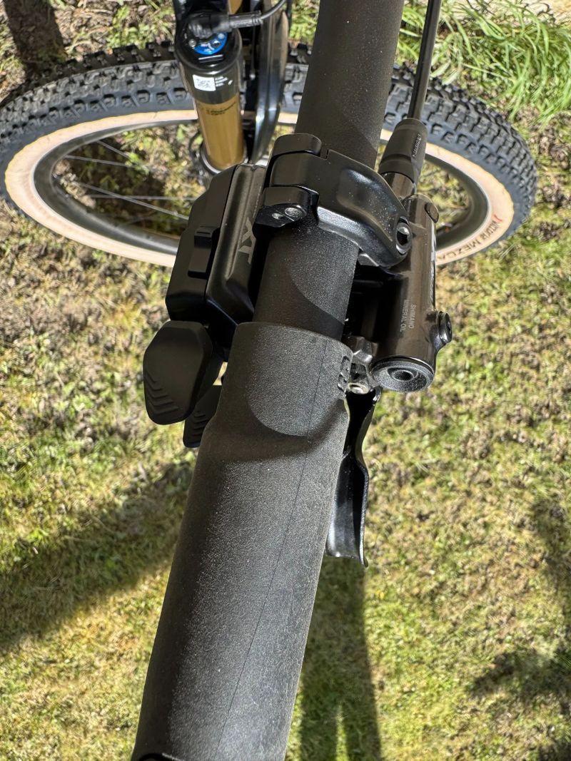 Giant Anthem Advanced PRO 29 1 M - NOVÉ XT, Fox Kashima Live Valve + teleskop