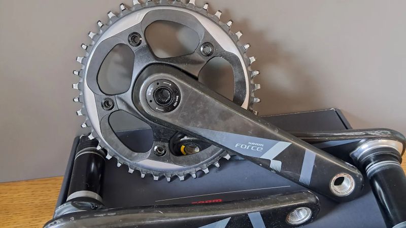 gravel silniční sada SRAM 1x11 přehazovačka SRAM Rival 11 Type 3.0 a páky SRAM APEX HydroR