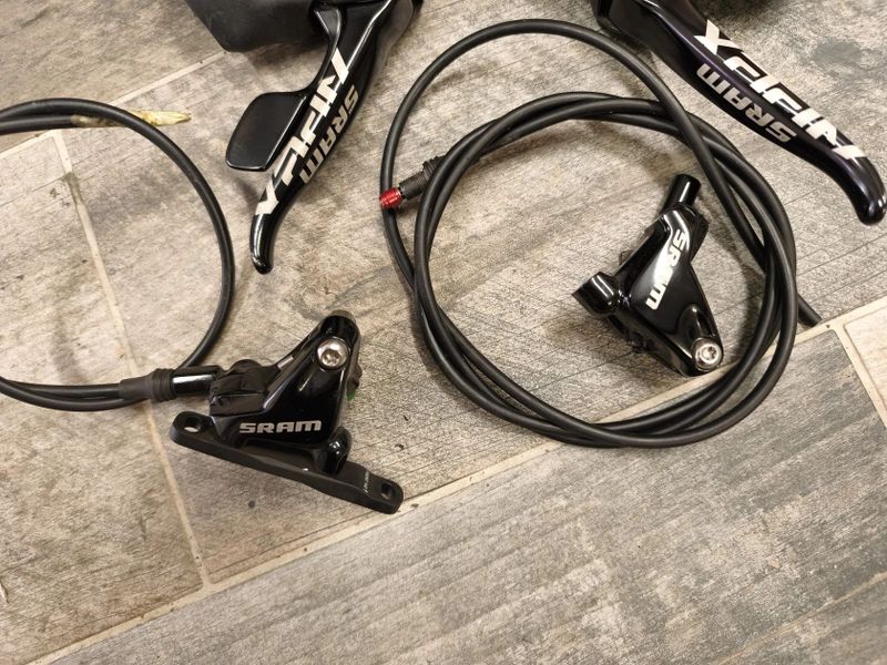 gravel silniční sada SRAM 1x11 přehazovačka SRAM Rival 11 Type 3.0 a páky SRAM APEX HydroR