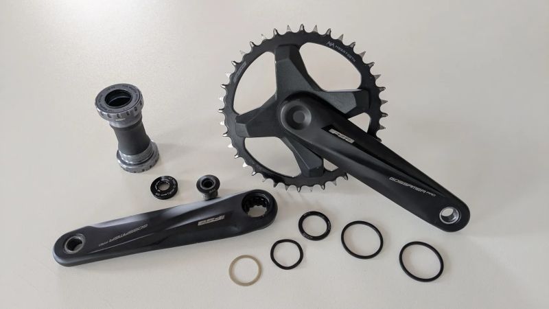 Kliky jednoplacky Gravel Sram Apex BB30 46z + Sram Apex 1 DUB wide 40z + FSA Gossamer 40z