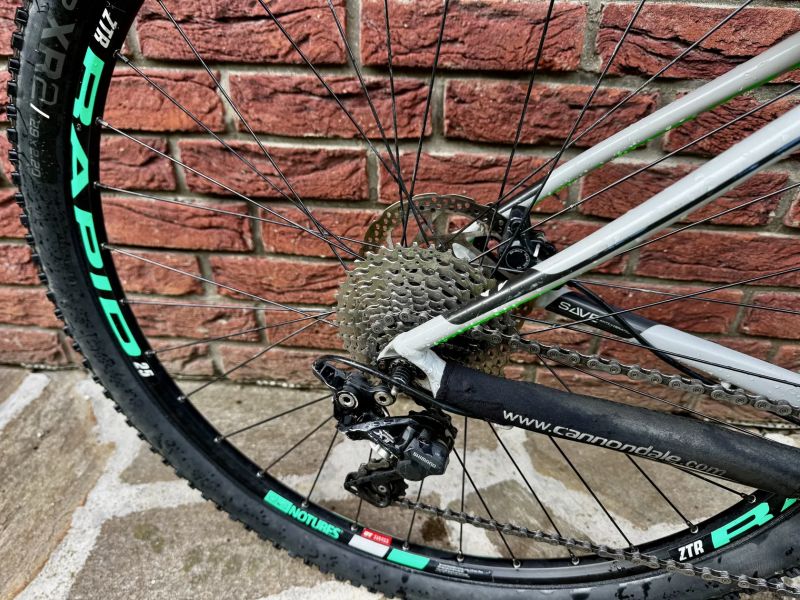Cannondale FSI velikost M Shimano XT/DEORE Lefty vidle zamykatelná