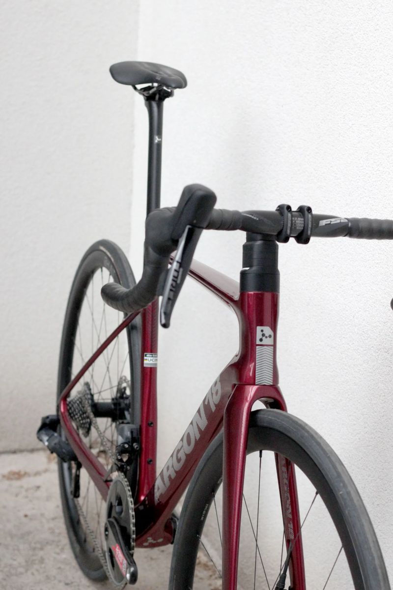Silniční kolo Argon 18 SUM Sram Force AXS, Vel. M a S 