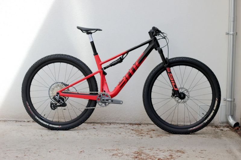 BMC Fourstroke 01 TWO (red), vel M 