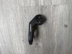 Předsazený držák Garmin