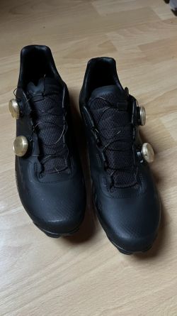 GIRO Gritter Black/Gold 45