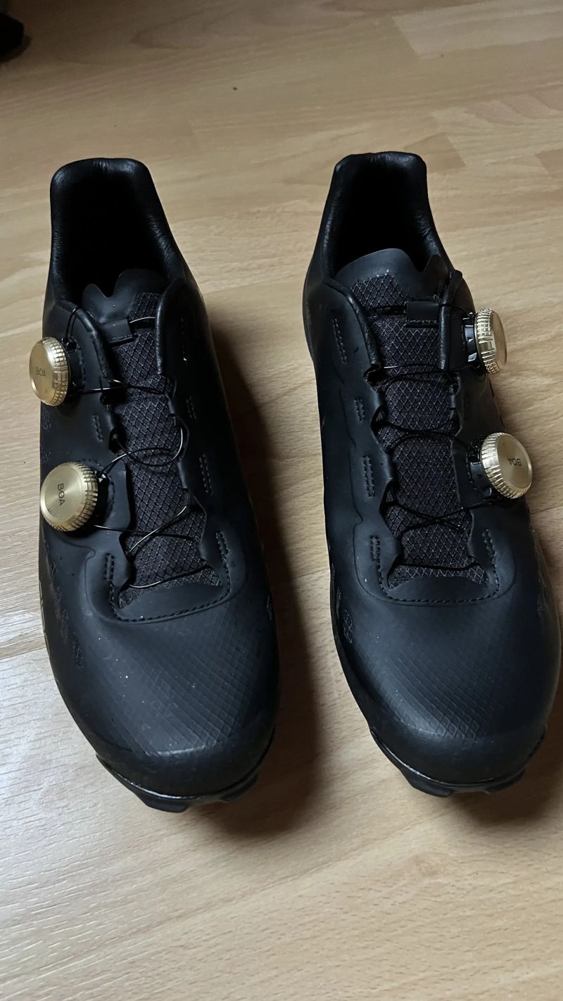 GIRO Gritter Black/Gold 45
