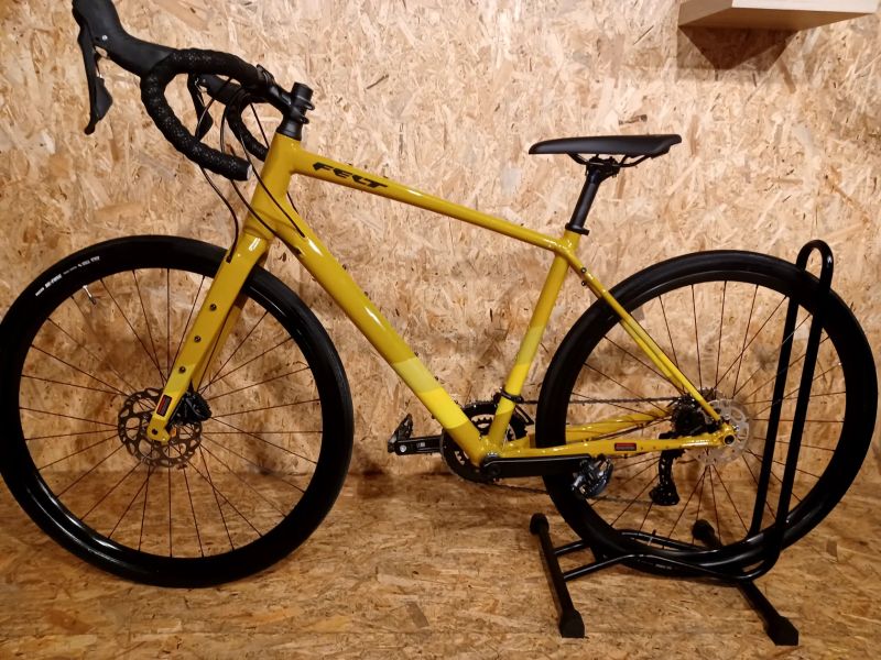 Gravel Felt Broam 30 2025, velikost rámu M