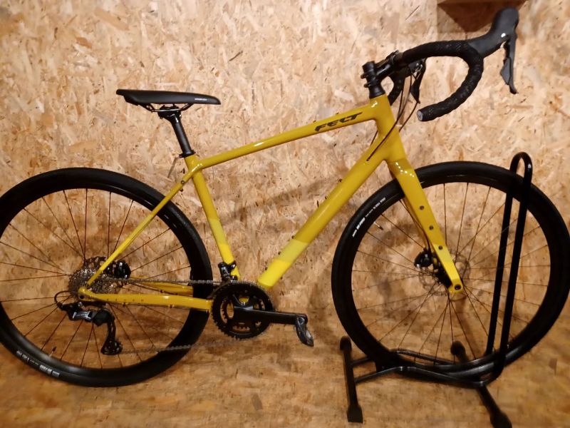 Gravel Felt Broam 30 2025, velikost rámu M