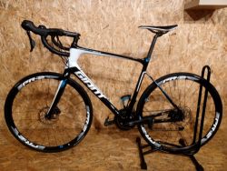 Silniční karbonové kolo Giant Defy Advanced 2, velikost rámu L, 