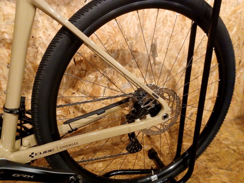 Gravel kolo NUROAD RACE 2026 cappuccino´n´black, velikost rámu M