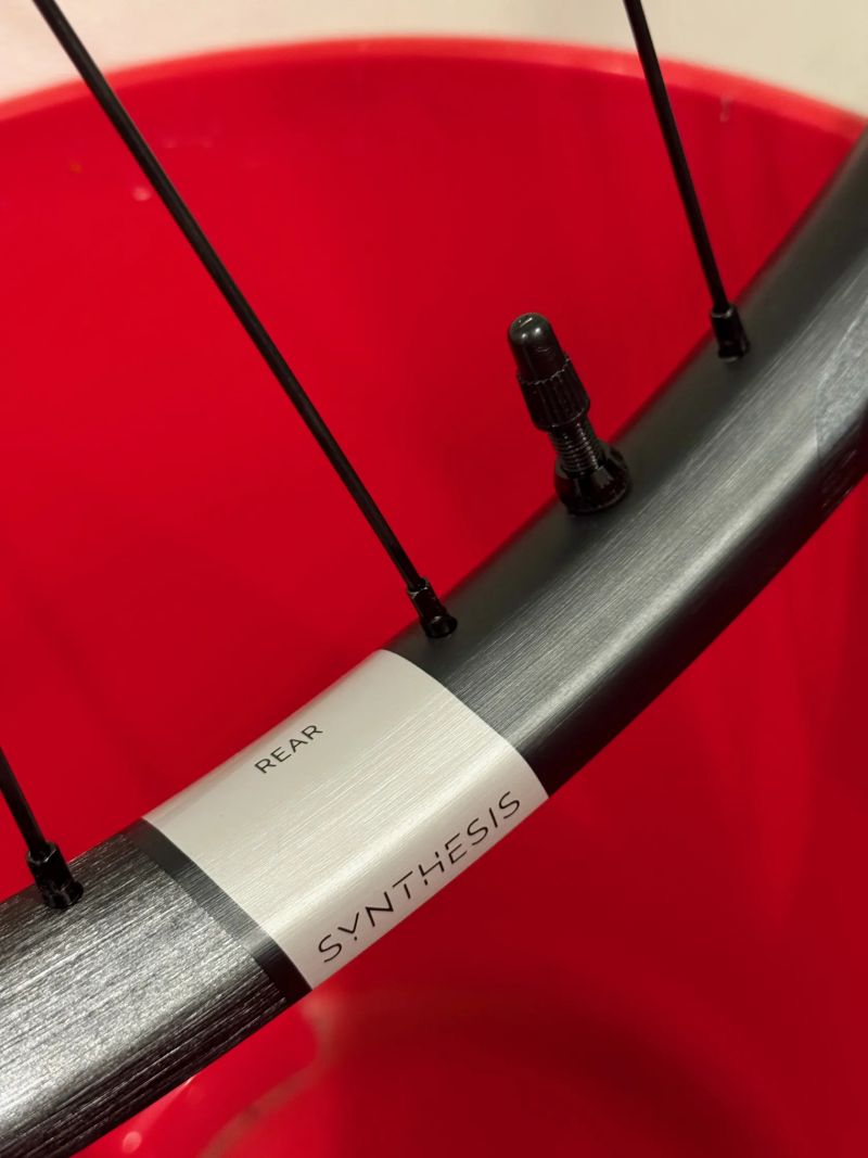 Crankbrothers Synthesis Enduro Alloy 29" Sram xD nebo Shimano MicroSpline