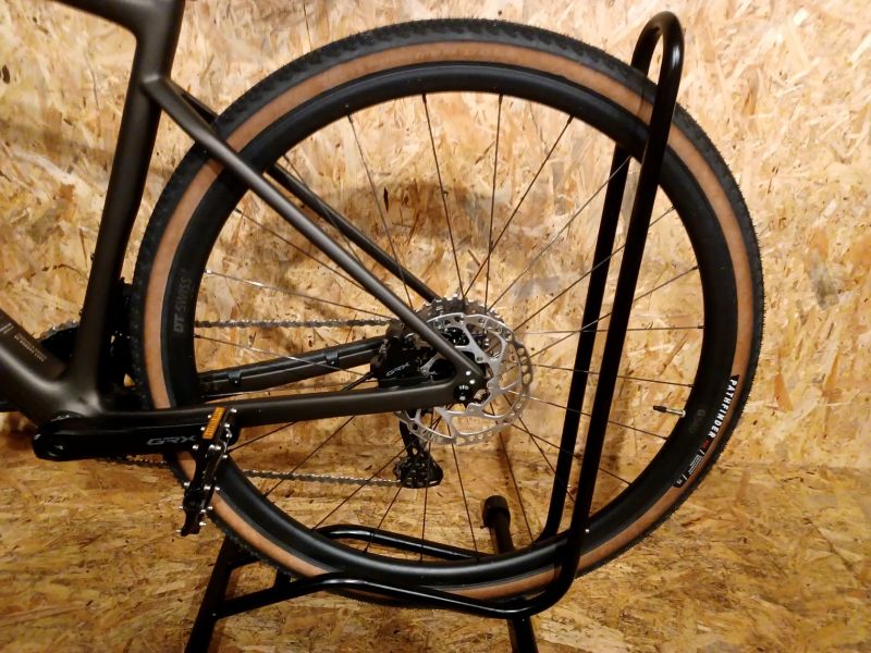 Specialized Diverge Sport Carbon 2025 Satin Carbon / Blue Onyx, velikost 54.(170-178cm) 