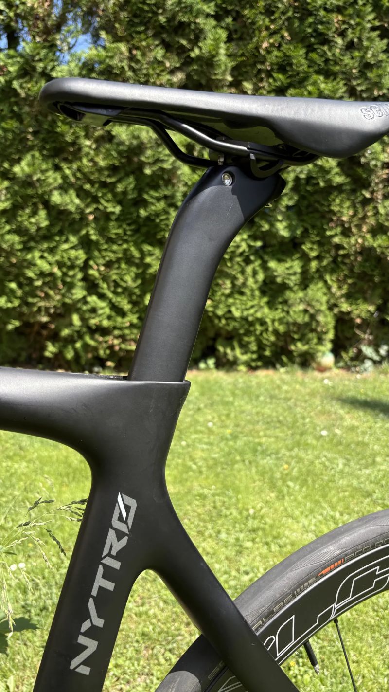 Pinarello Nytro, e-silnice, najeto 800km, puvodni cena >250tis CZK
