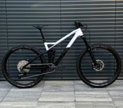 CUBE STING WS 140 HPC RACE 27,5 2021, vel. M