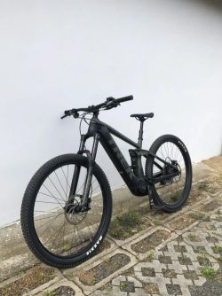 PRODÁM CELOODPRUŽENÉ ELEKTROKOLO TREK – TOP STAV