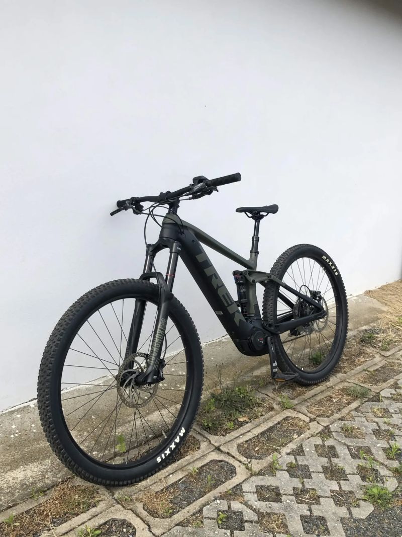 PRODÁM CELOODPRUŽENÉ ELEKTROKOLO TREK – TOP STAV