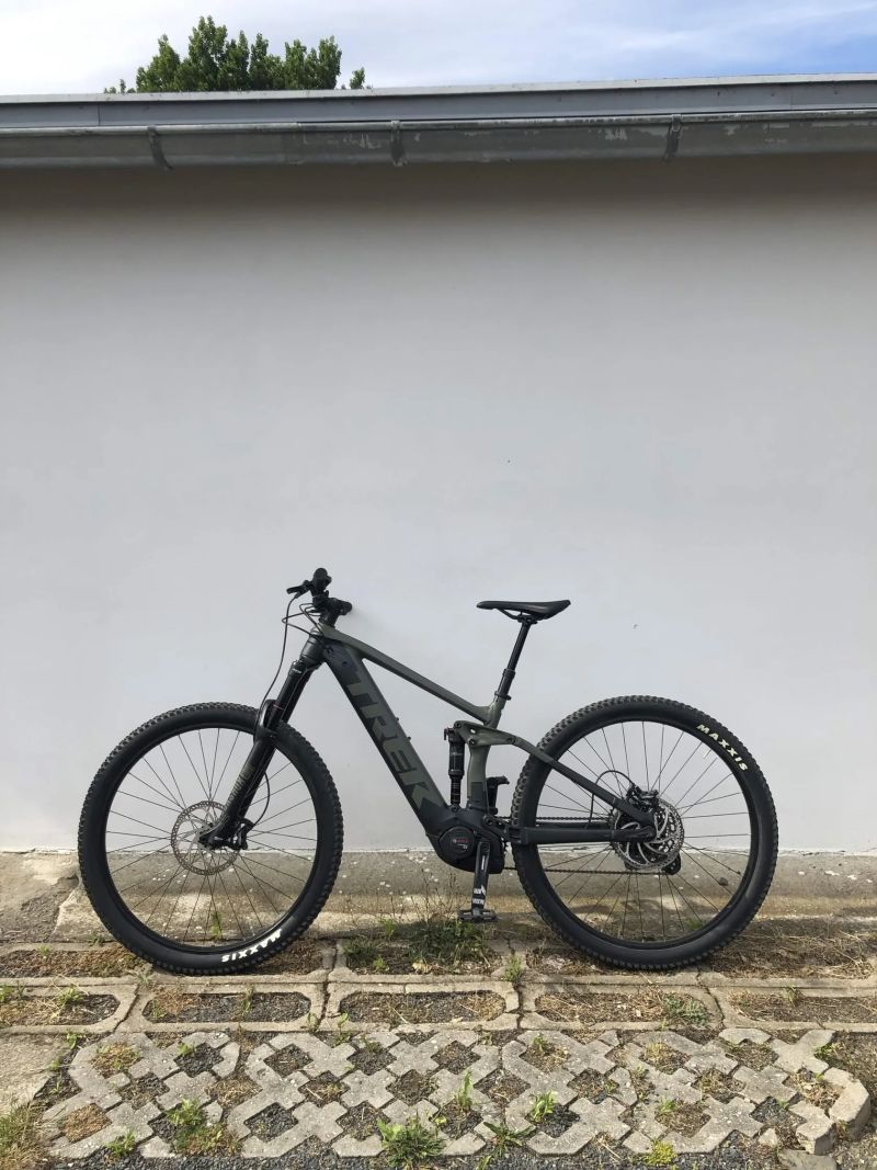 PRODÁM CELOODPRUŽENÉ ELEKTROKOLO TREK – TOP STAV
