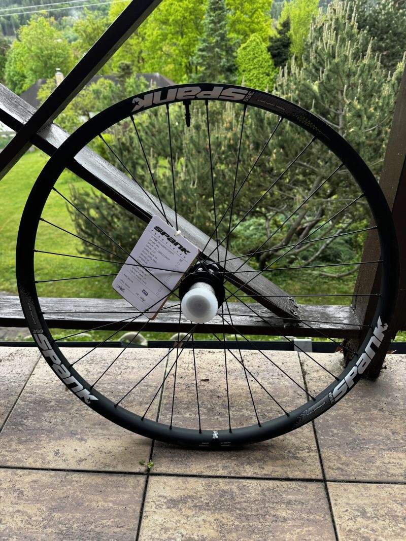 Zapletená kola Spank Vibrocore 29/27.5”