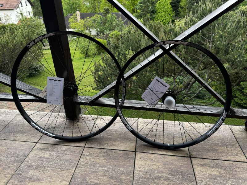 Zapletená kola Spank Vibrocore 29/27.5”