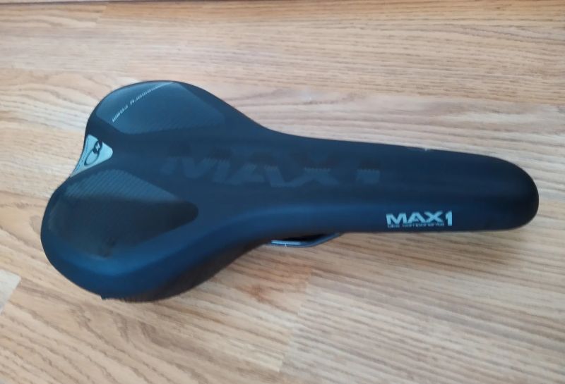 Pánské sedlo MAX1 Comfort Plus 150