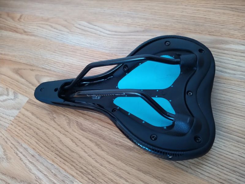 Pánské sedlo MAX1 Comfort Plus 150