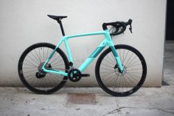 Bianchi Infinito CV DISC - SRAM RIVAL AXS 2024, velikost 57