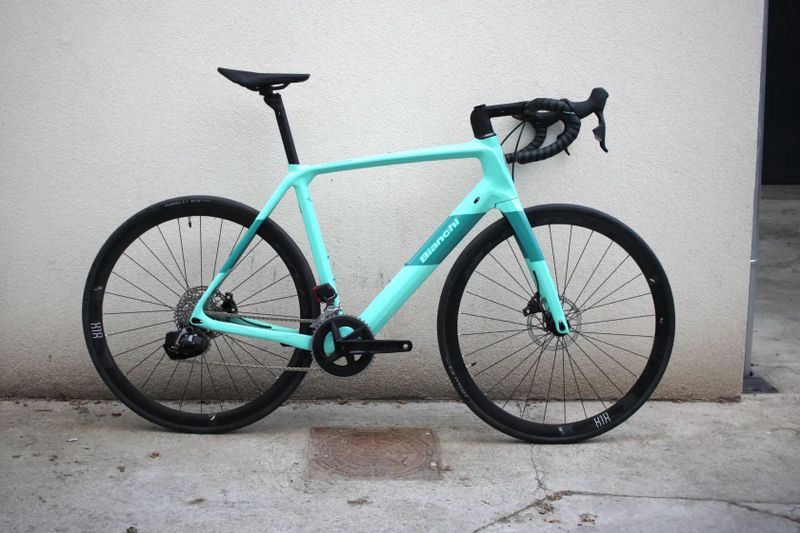Bianchi Infinito CV DISC - SRAM RIVAL AXS 2024, velikost 57