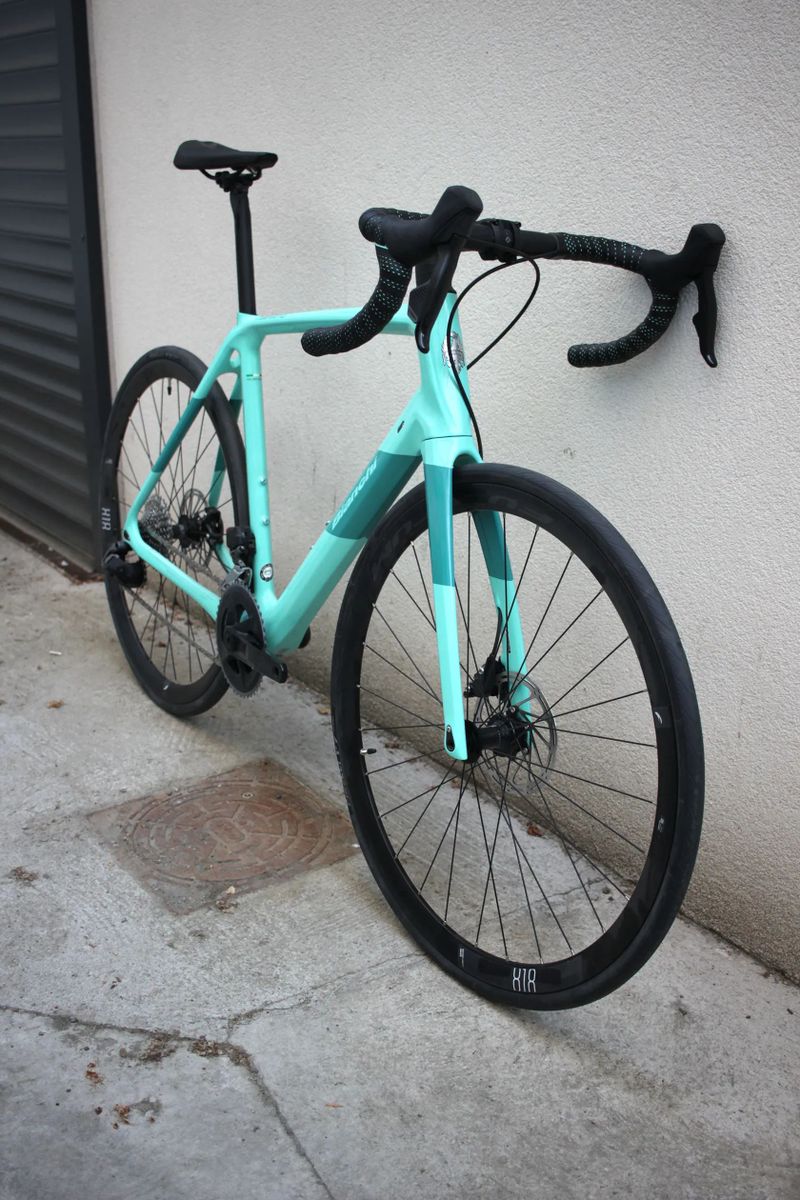 Bianchi Infinito CV DISC - SRAM RIVAL AXS 2024, velikost 57