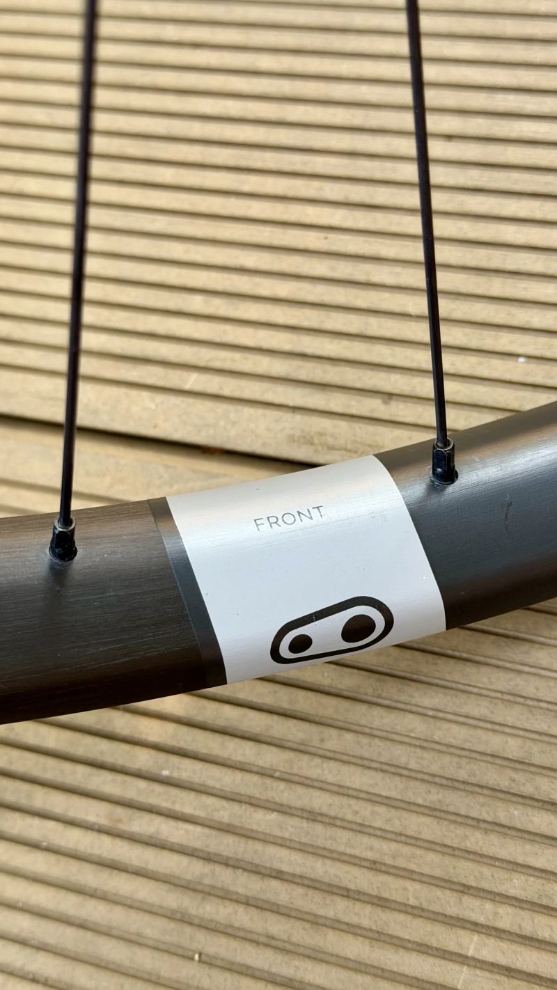 Zapletená kola Crankbrothers Synthesis 29”