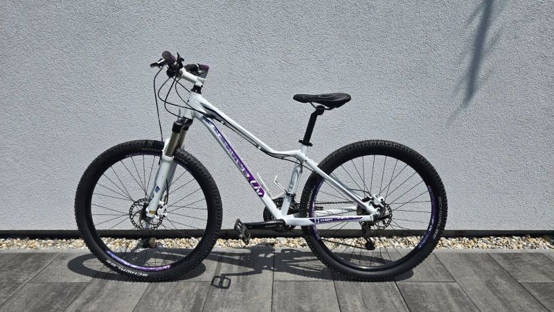 LIV TEMPT 2 LTD 27,5 velikost "S"