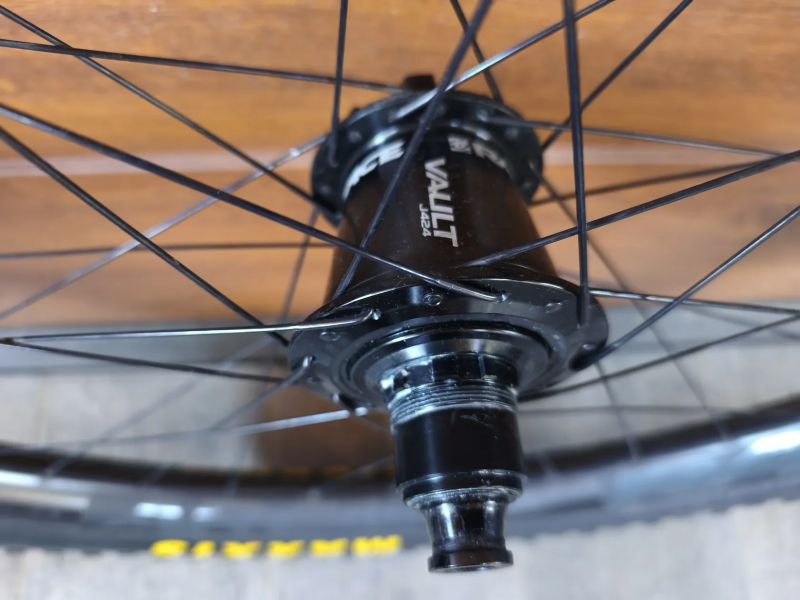 sada karbonových kol RACE FACE 29" Carbon ARC 36 VAULTJ414/J424 Boost + MAXXIS DHF a DHR II 