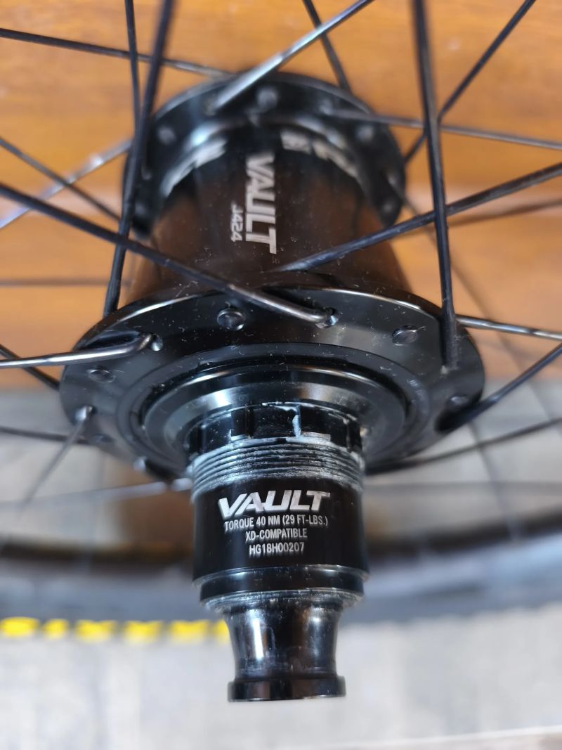 sada karbonových kol RACE FACE 29" Carbon ARC 36 VAULTJ414/J424 Boost + MAXXIS DHF a DHR II 