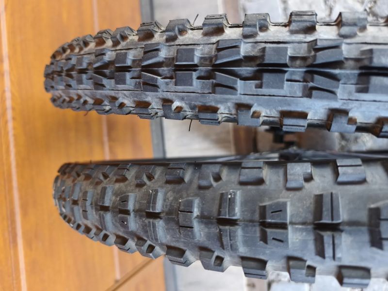 sada karbonových kol RACE FACE 29" Carbon ARC 36 VAULTJ414/J424 Boost + MAXXIS DHF a DHR II 