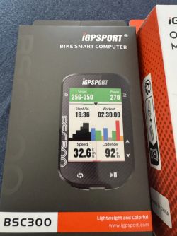  iGPSPORT BSC 300 vč. držáku na řídítka 