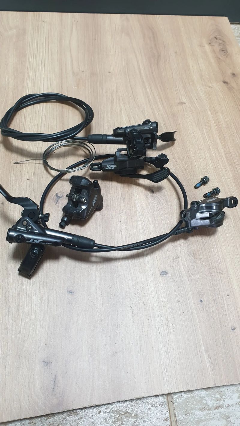 BRZDY A ŘAZENÍ SHIMANO XT