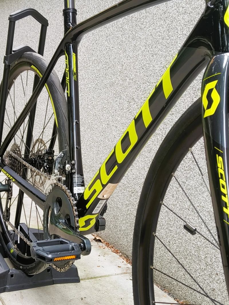 SCOTT Adict 30 Disc carbon vel. M/54 TOP STAV