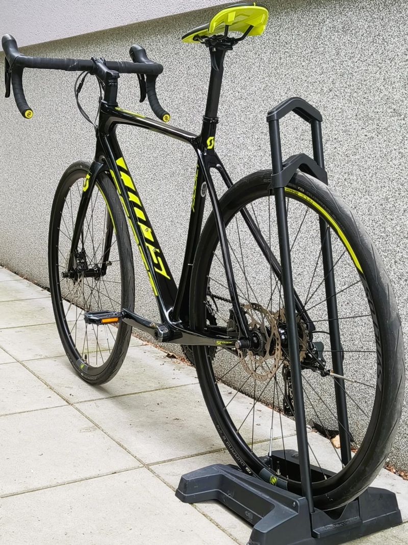 SCOTT Adict 30 Disc carbon vel. M/54 TOP STAV