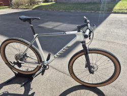 Canyon Exceed cf7 - karbonová kola Reynolds