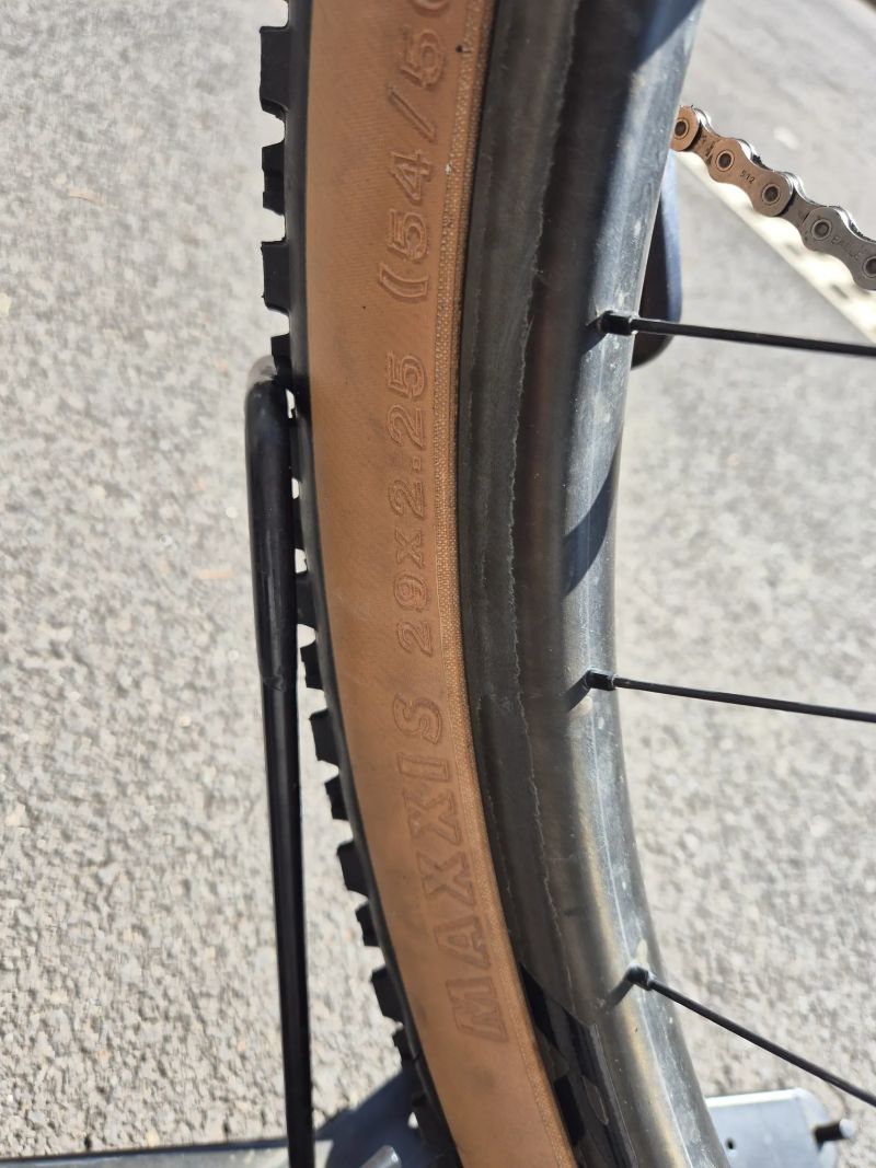 Canyon Exceed cf7 - karbonová kola Reynolds