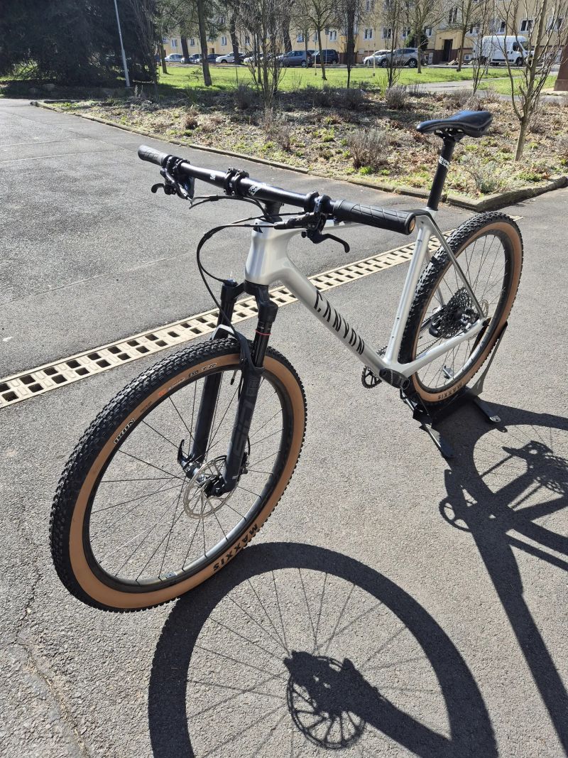 Canyon Exceed cf7 - karbonová kola Reynolds