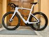 Pinarello Dogma F (NOVÁ), Zipp 454 NSW, SRAM Red AXS E1