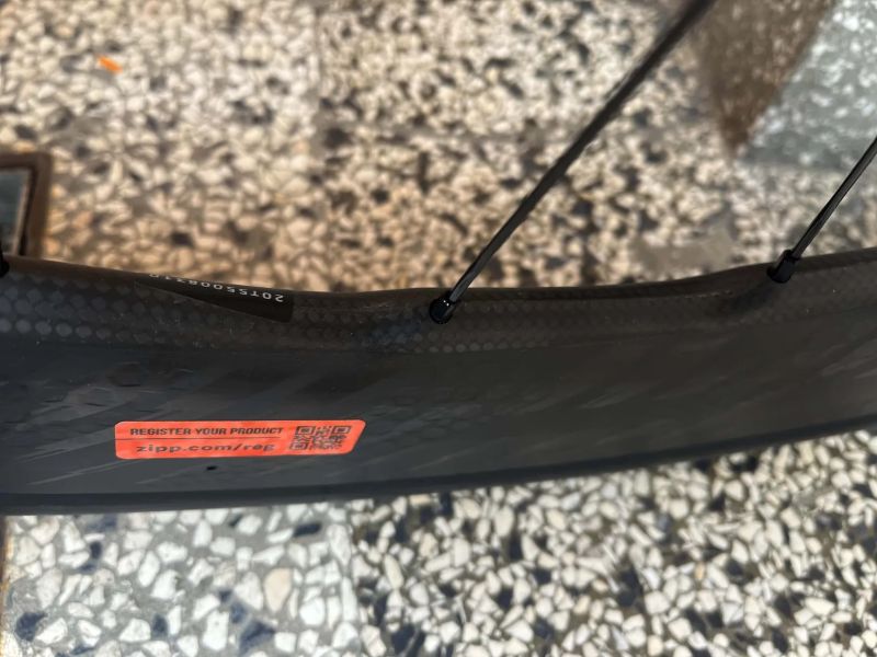 Pinarello Dogma F (NOVÁ), Zipp 454 NSW, SRAM Red AXS E1